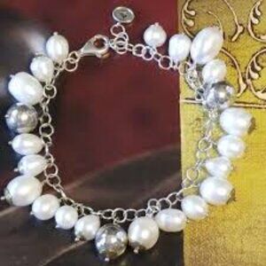 B3328 Retired Silpada Flirt Alert Bracelet